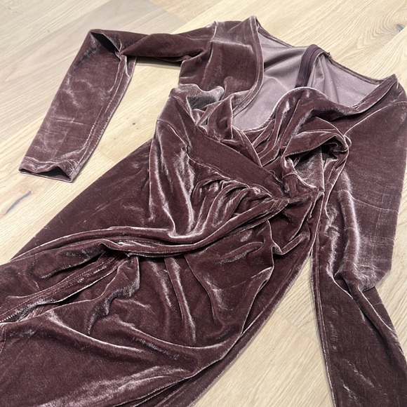 Velvet Bodycon dress - Picture 2 of 2